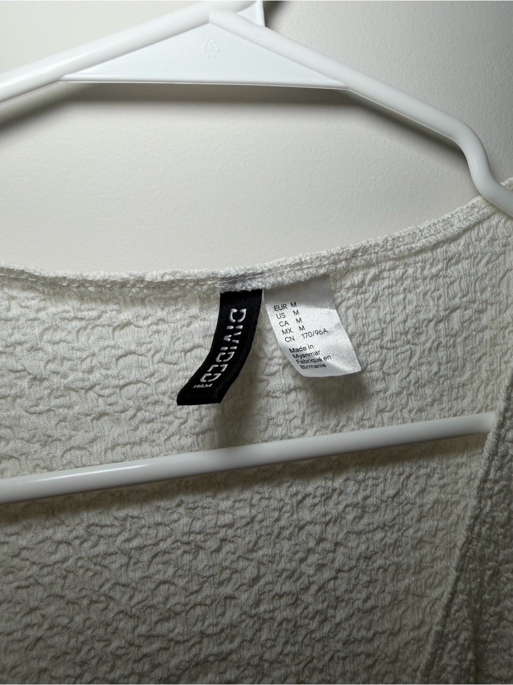 Divided H&M Crinkled Tie-Front Top Women’s Size Medium - Picture 3 of 5